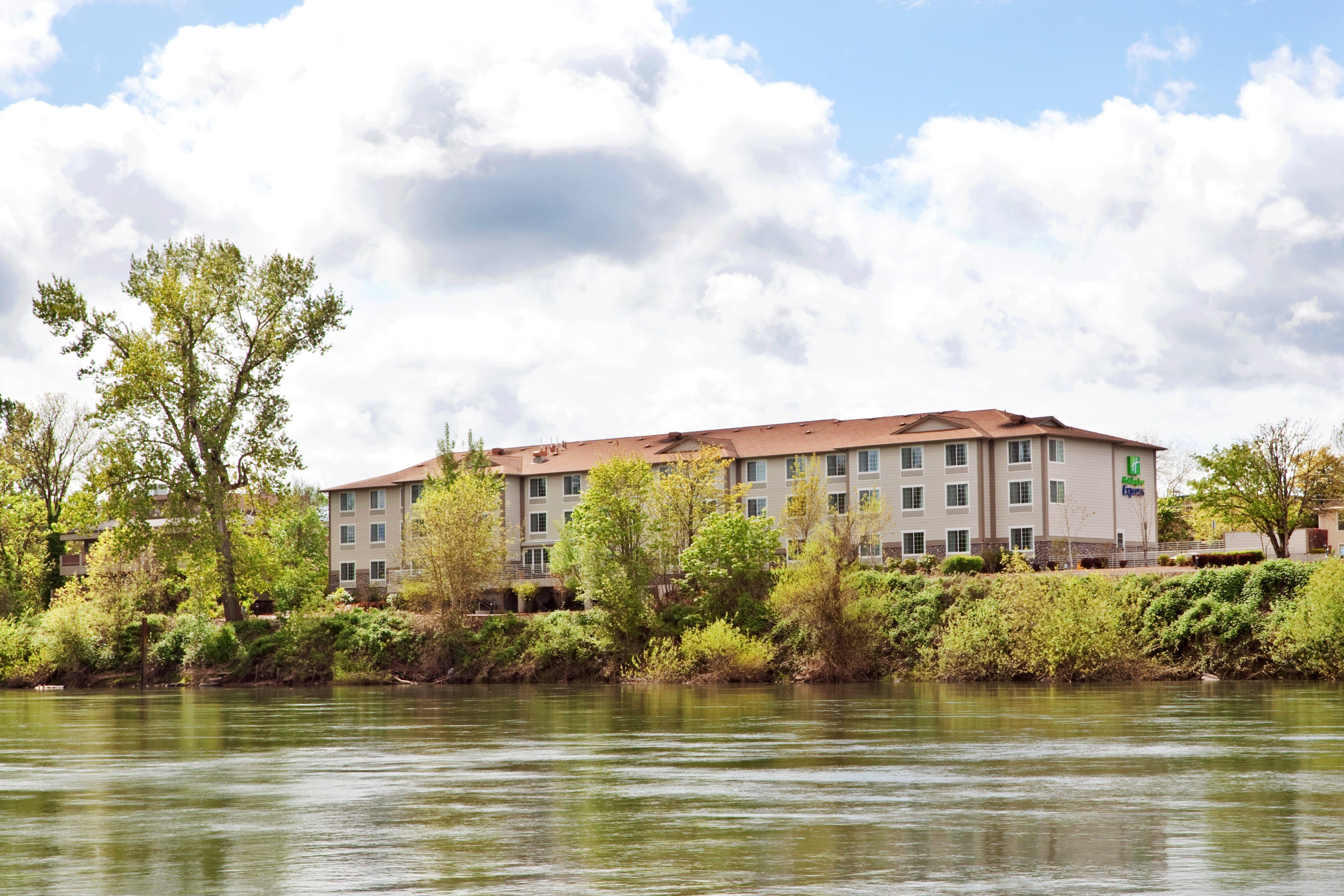 Holiday Inn Express Corvallis-On The River By Ihg Bagian luar foto