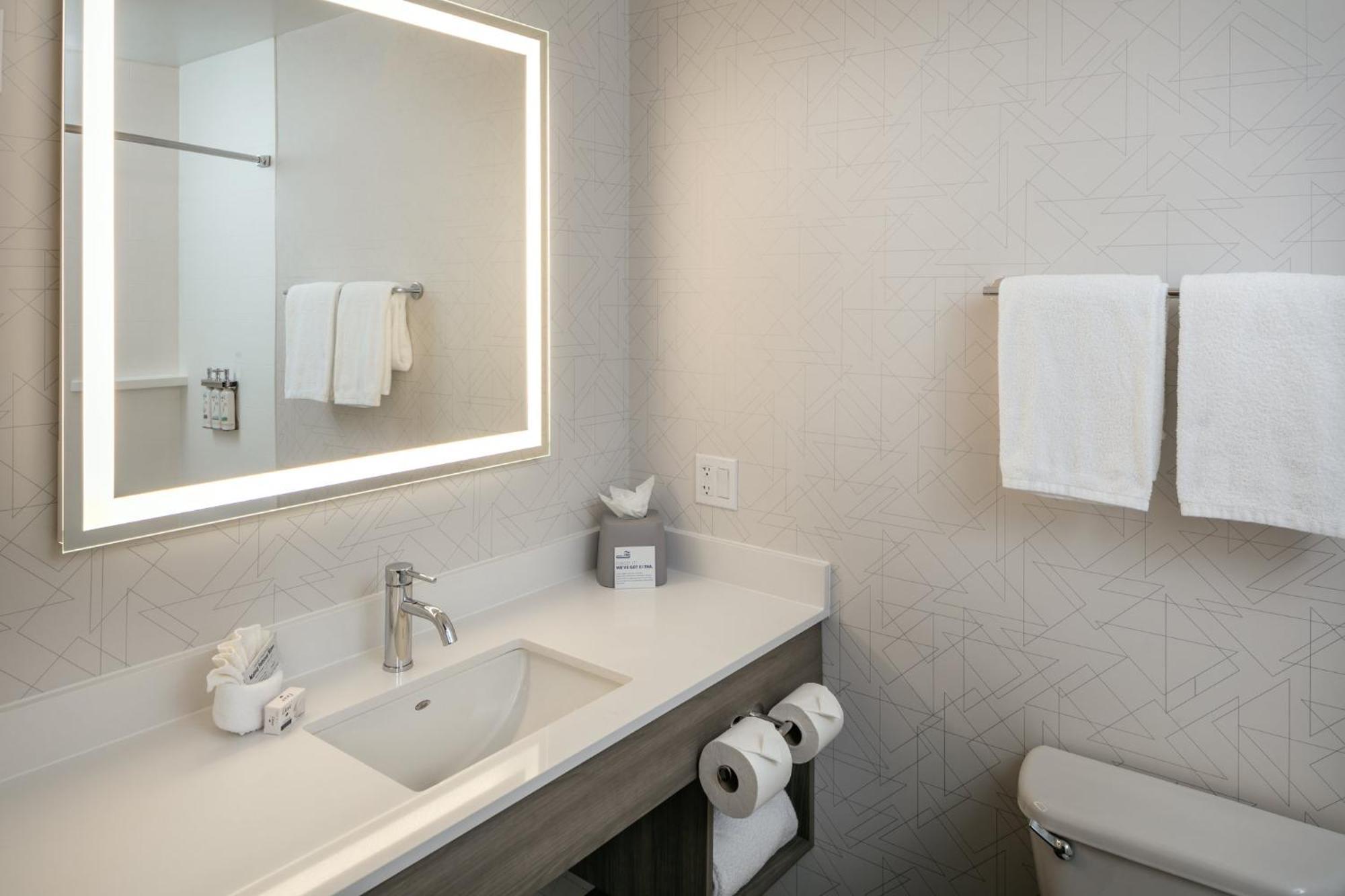 Holiday Inn Express Corvallis-On The River By Ihg Bagian luar foto