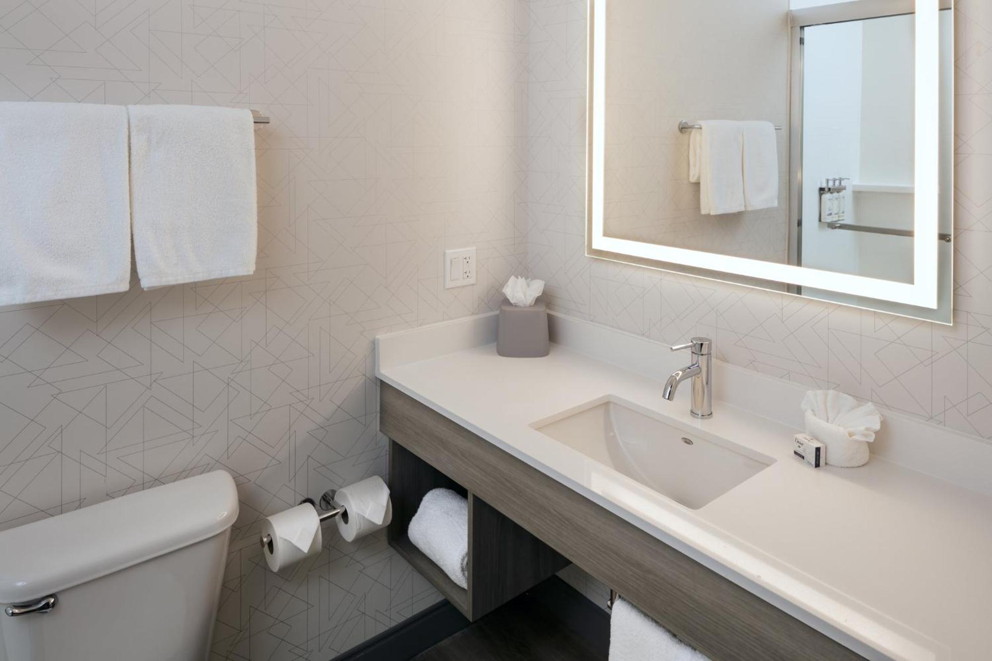 Holiday Inn Express Corvallis-On The River By Ihg Bagian luar foto