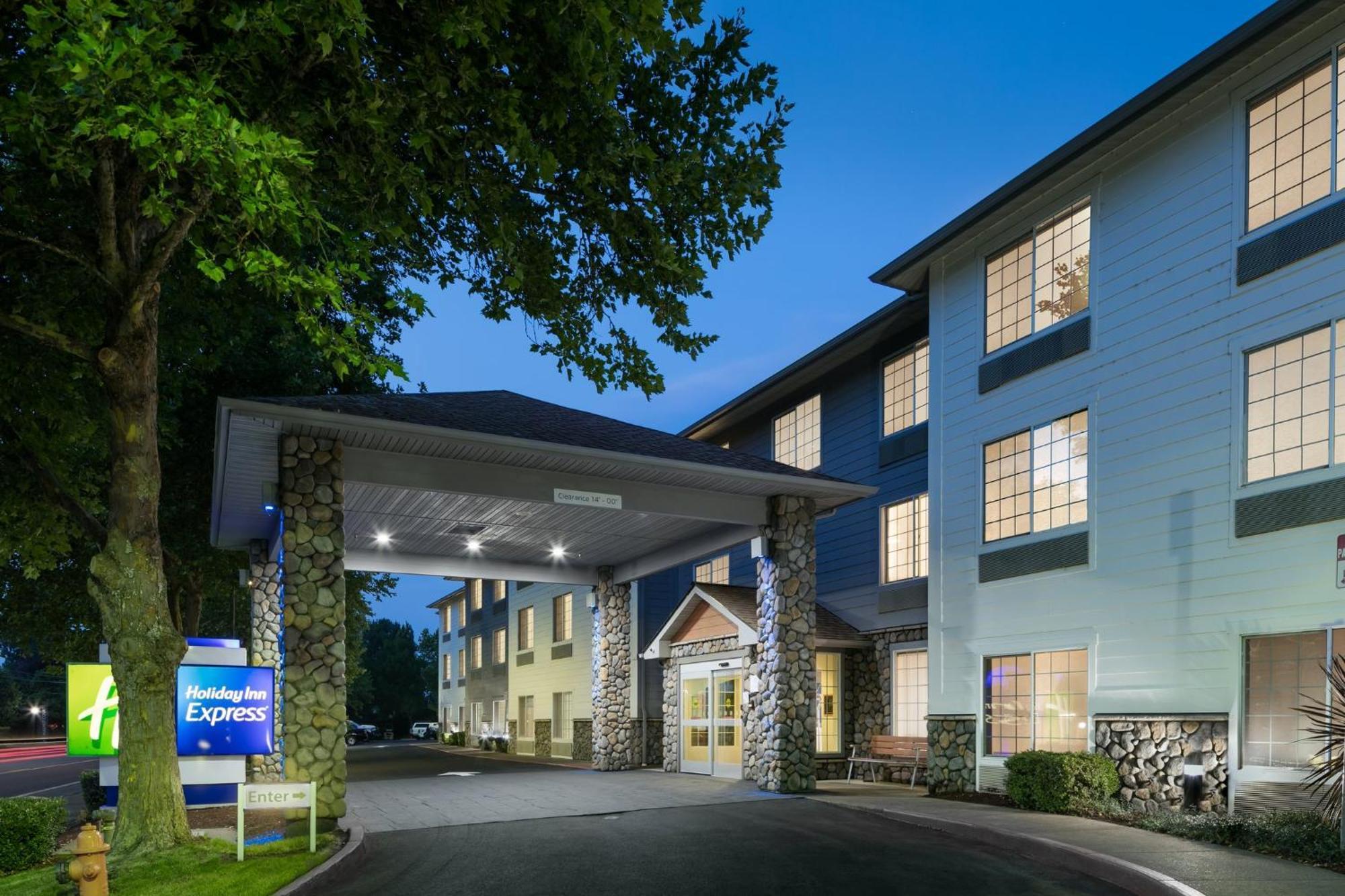 Holiday Inn Express Corvallis-On The River By Ihg Bagian luar foto