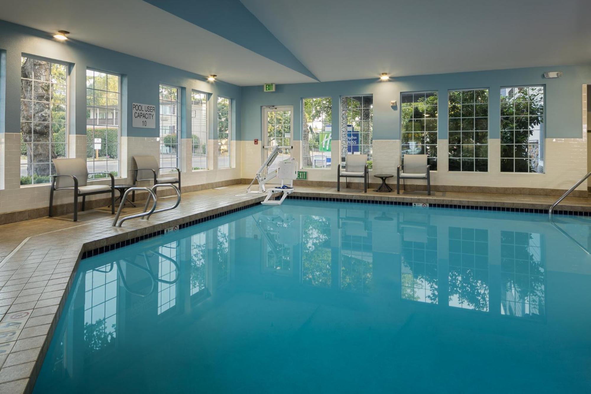 Holiday Inn Express Corvallis-On The River By Ihg Bagian luar foto